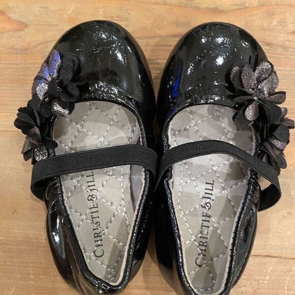 Christie and Jill Dress Shoe Shiny Black Patent Leather Floral Jeweled Size 5 - Picture 10 of 11